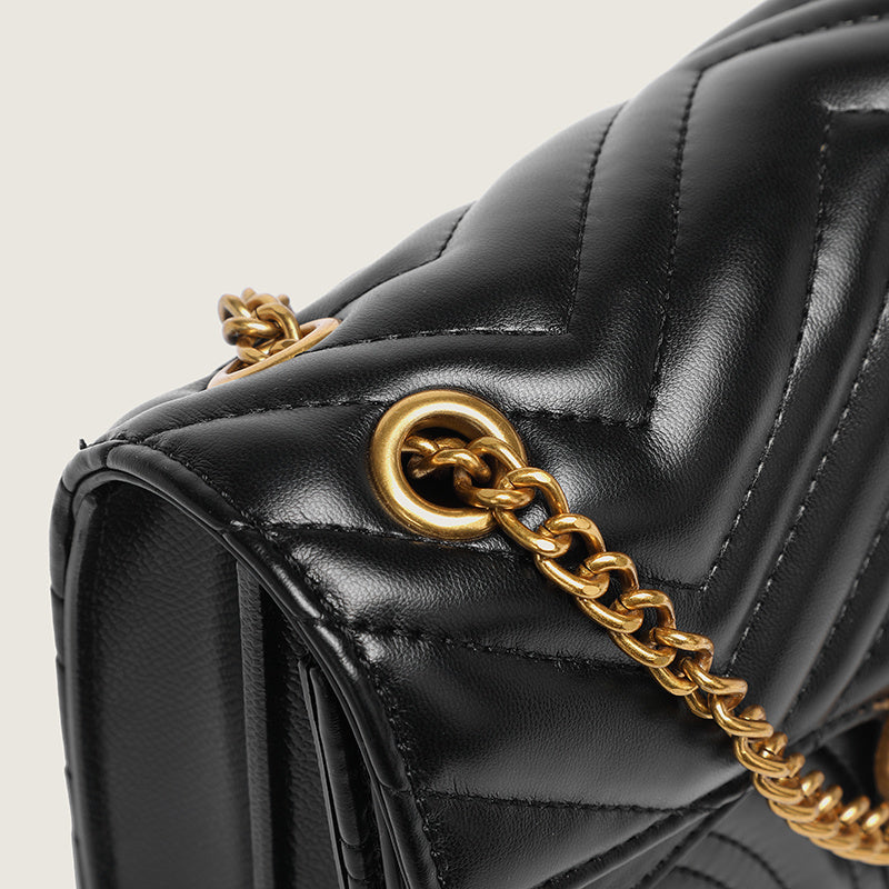 Water Ripple Black with Gold chain
